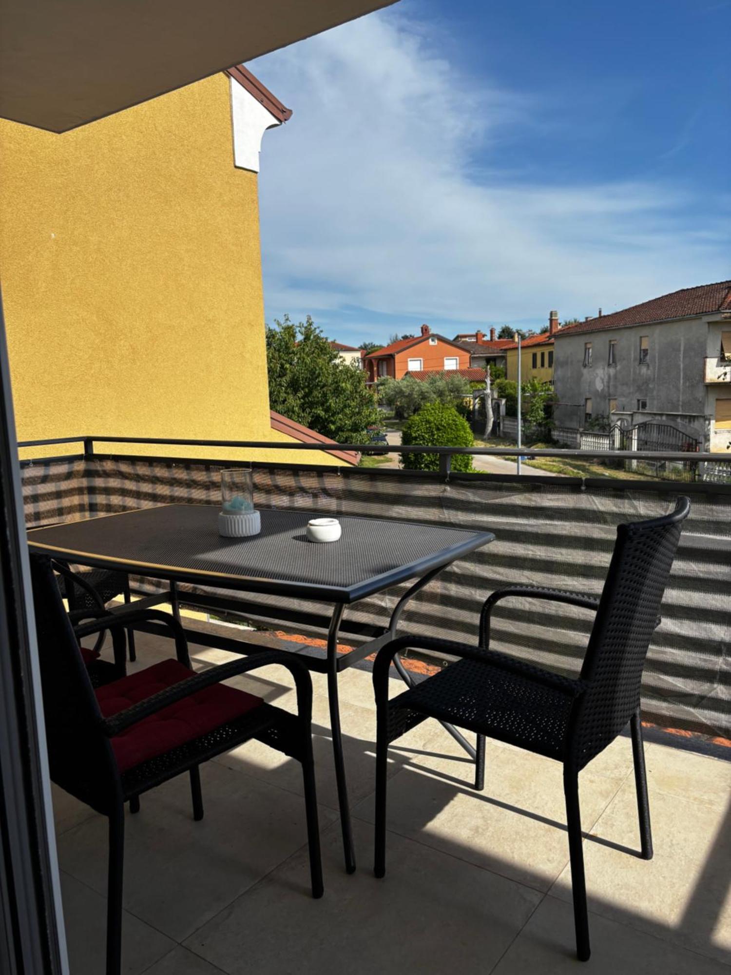Apartmani Rozi Умаг Экстерьер фото